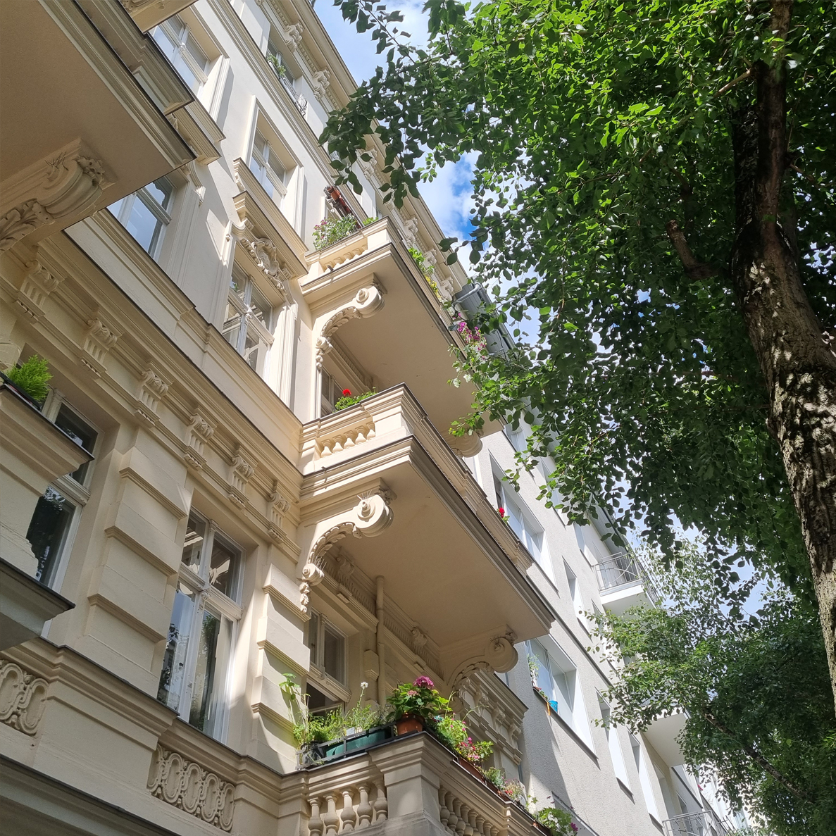 Ergo am Klausenerplatz Titelbild Außenansicht